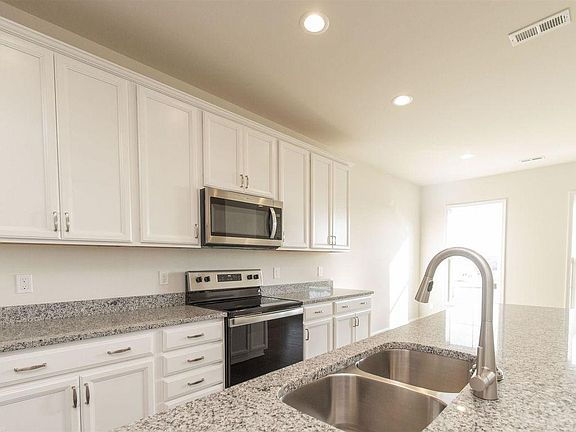 5th image of 205 Hamilton Ave NW