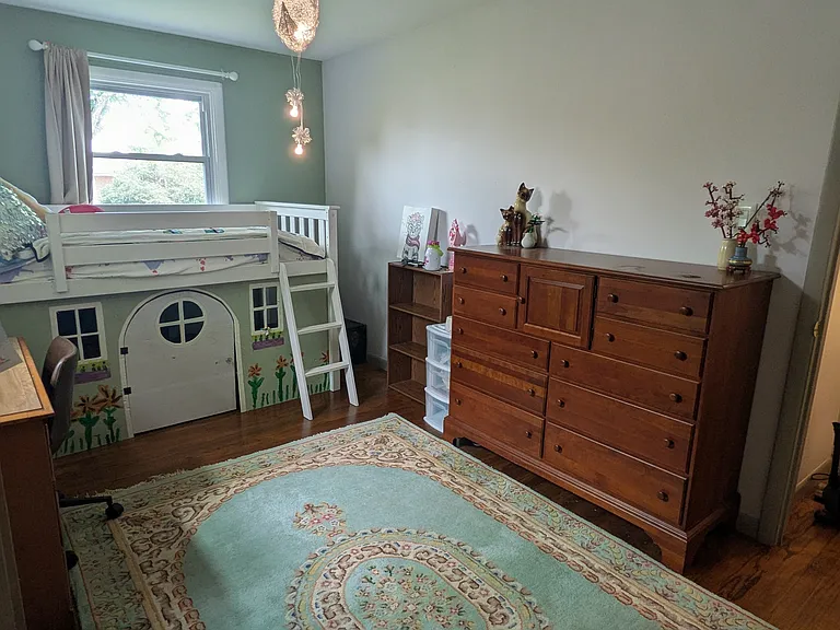 751 Lawrence Blvd — Photo 31