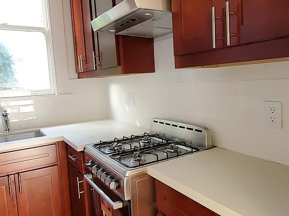 2nd image of 1667 Haight St #301