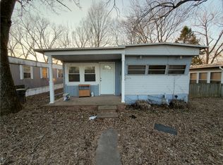 71 Lakeview Rd, Gays, IL 61928