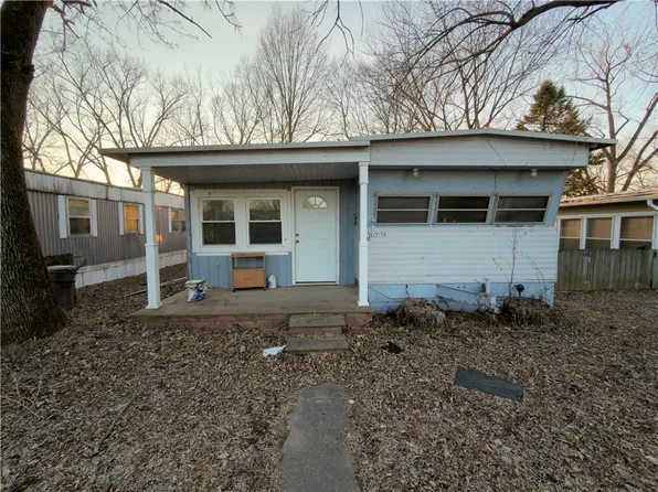 71 Lakeview Rd, Gays, IL 61928