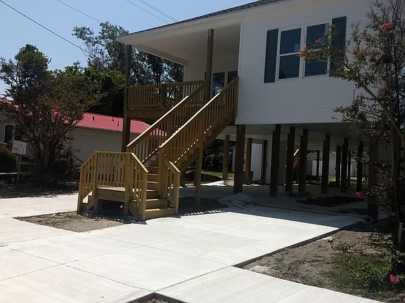 2nd image of 611 Bridges St #10