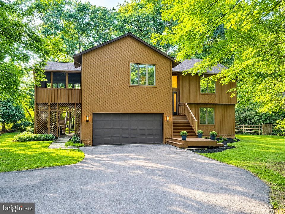 1st image of 6176 Wooded Run Dr