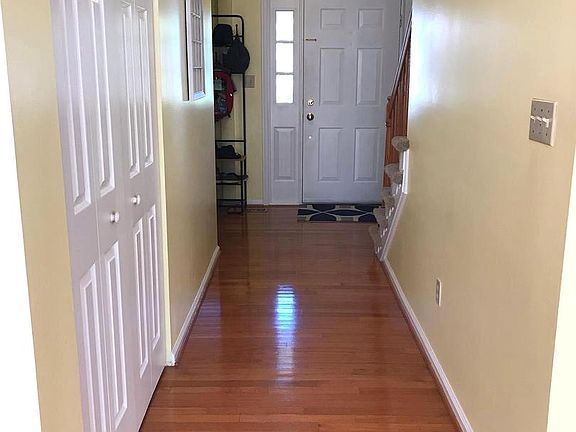 4th image of 1070 Ruby Cir