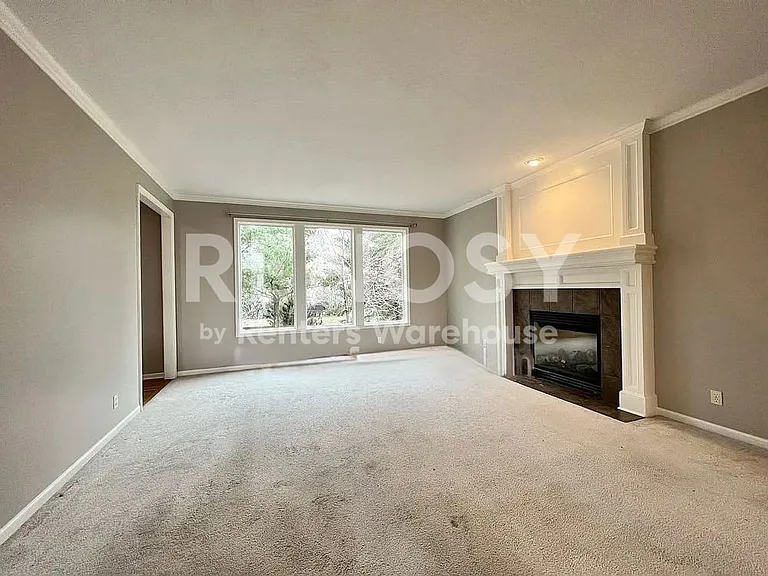 15861 Linden St — Photo 7