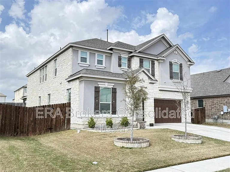 4644 Padula Dr — Photo 2