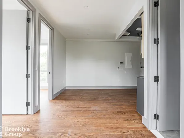 1896 De Kalb Avenue image 9 of 11