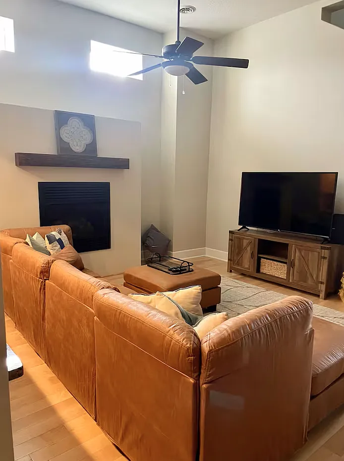 2 bed, 2055 sqft, $2,850 — Photo 3
