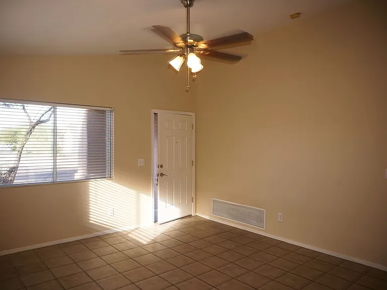 2201 S Saint Suzanne Dr — Photo 11