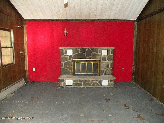 2nd image of 108 Oriole Way