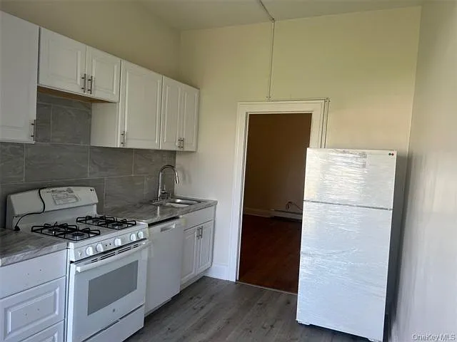 68 Jerusalem Ave — Photo 3