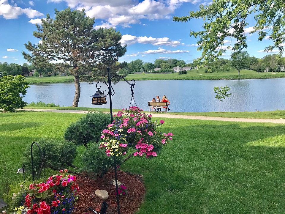 1st image of 235 Lakeshore Ln