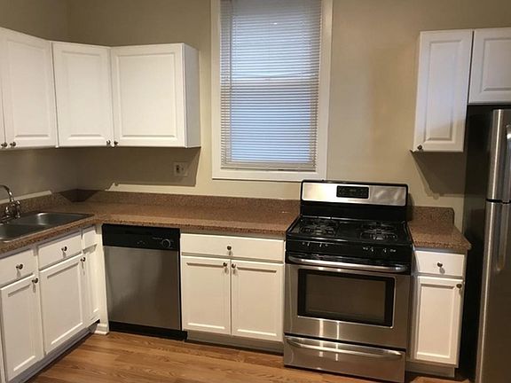2nd image of 2515 W Cortland St #1