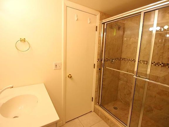 4th image of 205 Foxtail Dr