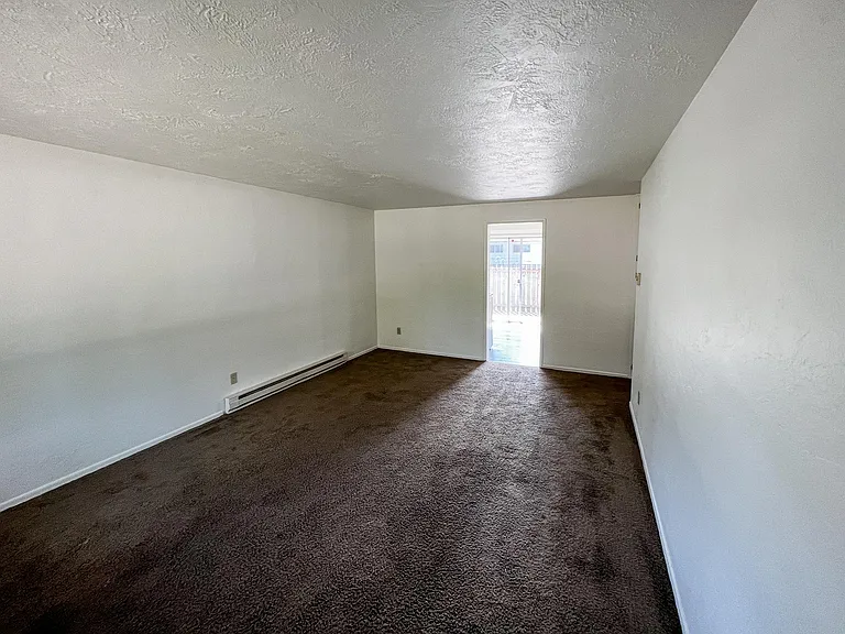 2514 Honeysuckle Way NE — Photo 3