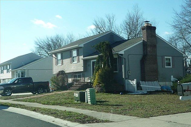 2nd image of 41 Bucknell Rd
