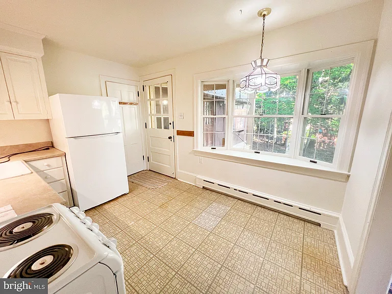 51 Elfman Dr — Photo 9