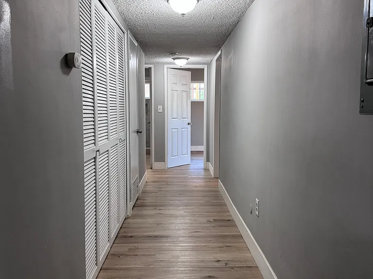 515 N Moore Ave #1/2 — Photo 16