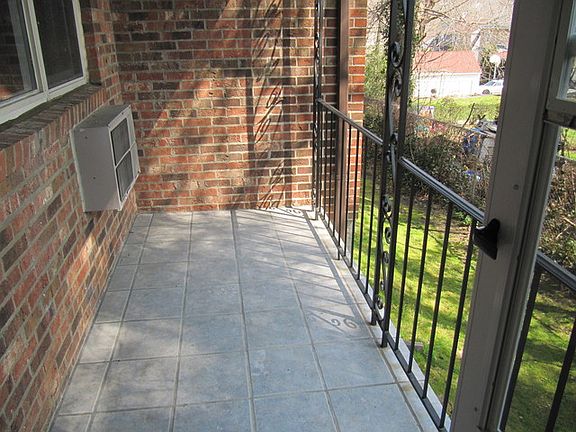 3rd image of 158-A N Broadway 1 D