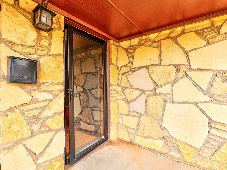 2849 Cambridge Ct — Photo 12