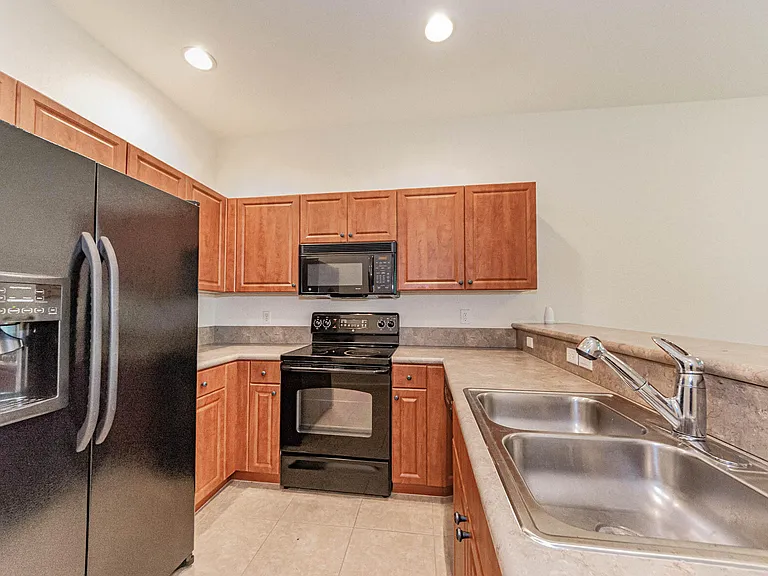 2563 Stockbridge Sq SW — Photo 9