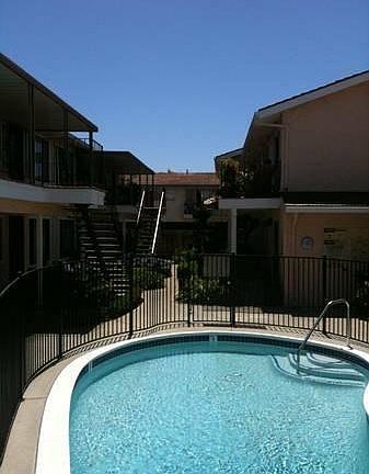 2nd image of 1576 Ontario Dr APT 12