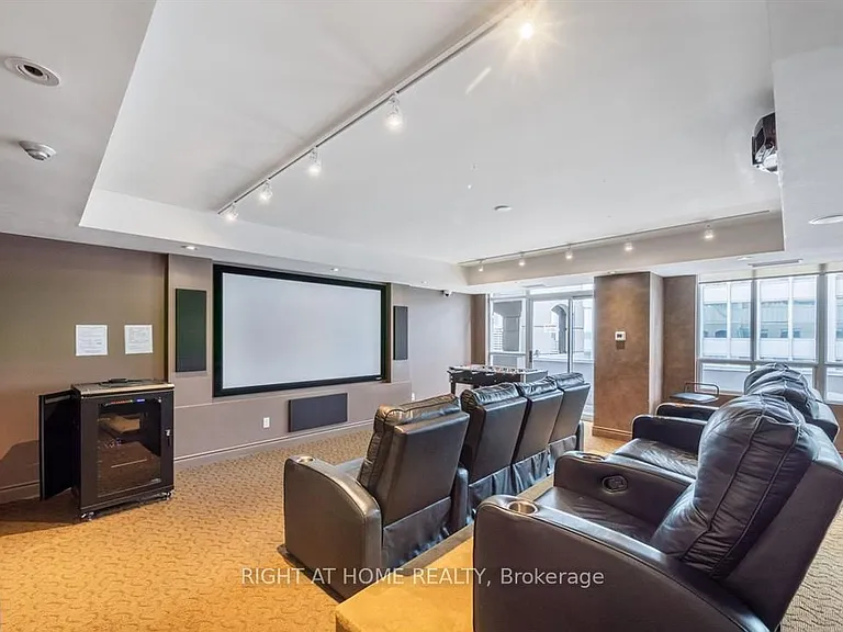 140 Simcoe St #1221 — Photo 15