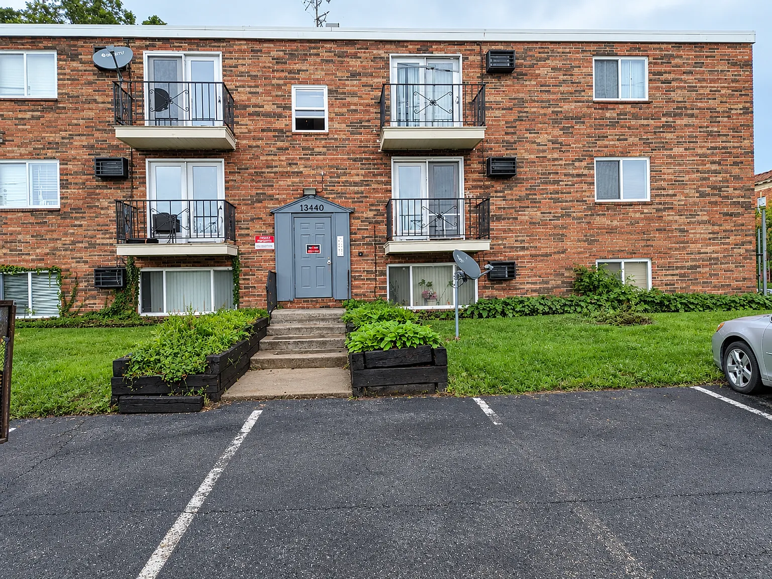 13430 Euclid Ave — Photo 1
