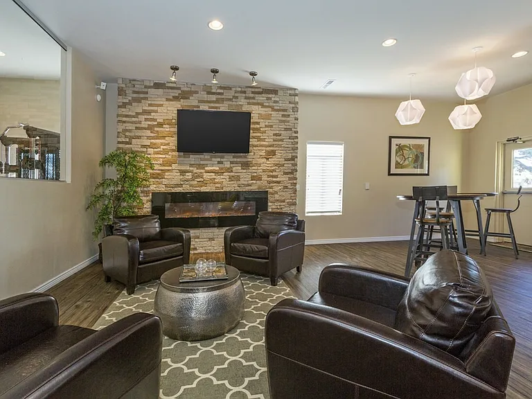 Leasing Center