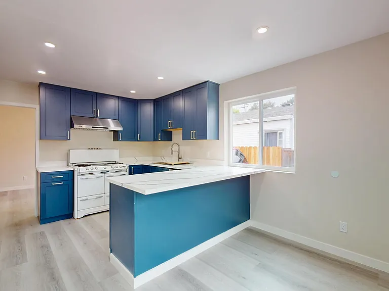 976 Masson Ave — Photo 3
