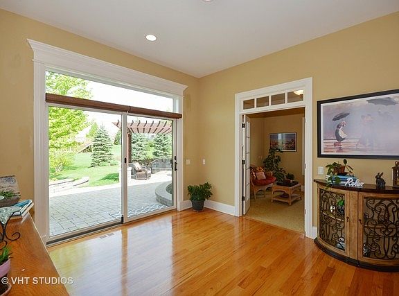 5th image of 4055 River View Dr