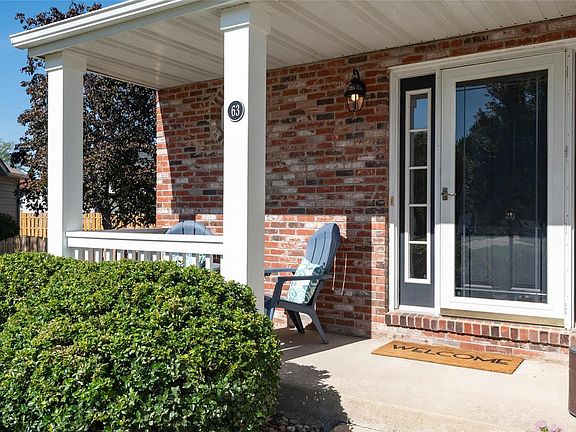4th image of 63 Julie Dr