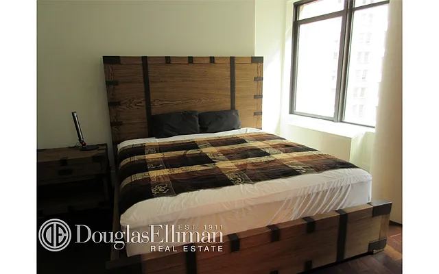 Rented by Douglas Elliman | media 27