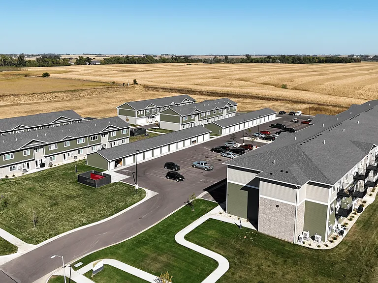 Maple Pass Apartments and Townhomes in Hartford, SD — Photo 31