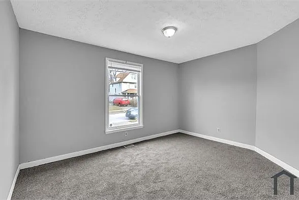 9418 Easton Ave — Photo 7