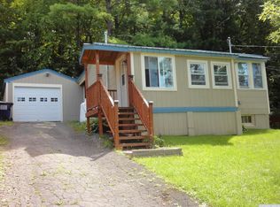 44 Park Pl, Catskill, NY 12414