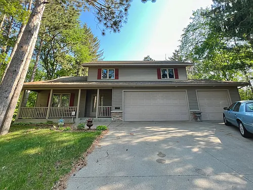 1701 Pheasant Run Photo 1