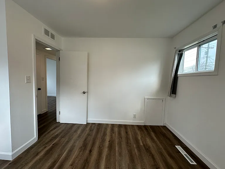 1615 E Greig Ave — Photo 24