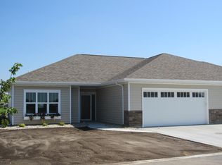 725 Goldenrod Trl, Brookings, SD 57006