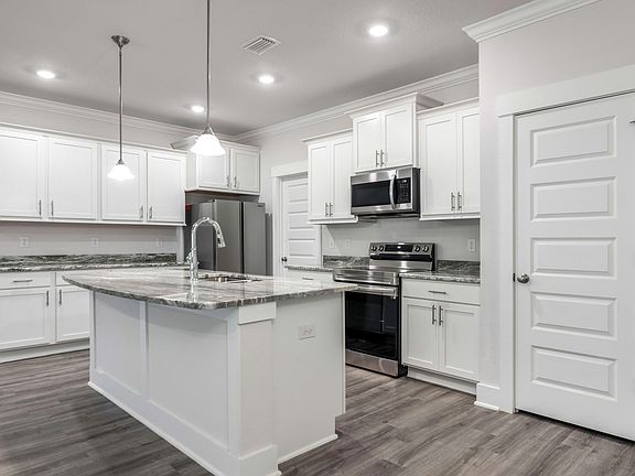 4th image of 718 Canary Ct