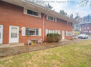 827 Glendale Ave APT I, South Charleston, WV 25303
