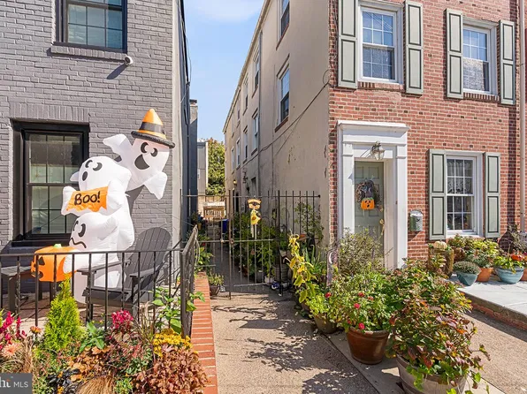 1417 E Hewson St, Philadelphia, PA 19125
