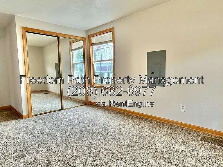 309 W Mission Ave — Photo 8