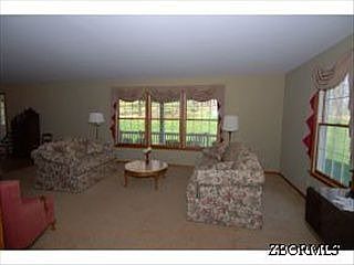 3rd image of 160 Shagbark Ln