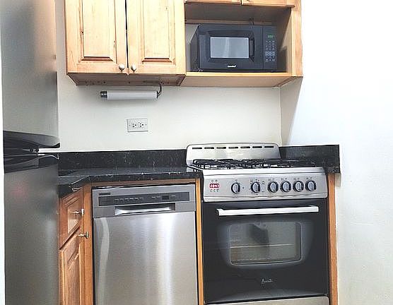 3rd image of 521 E 81st St APT 3-A