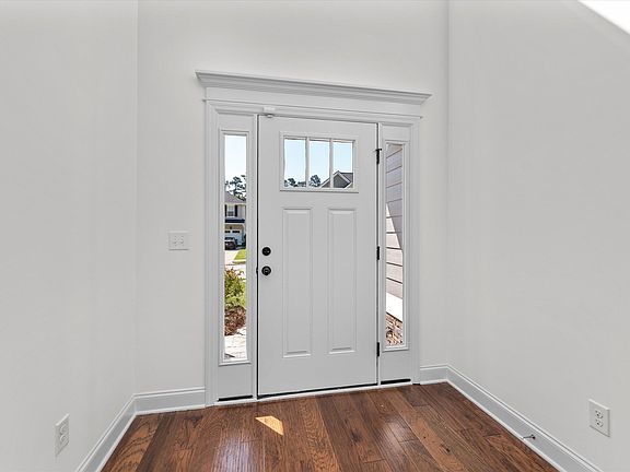4th image of 477 Jade Drive