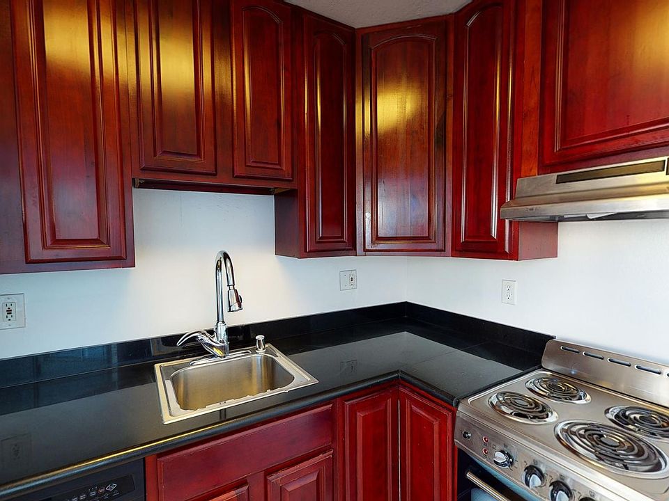 1st image of 755 Green St APT 1A