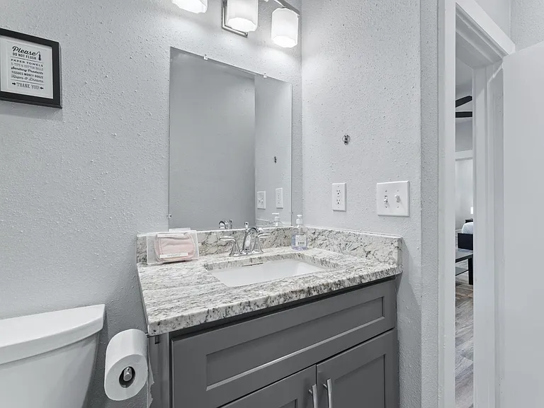 412 Drew St #4 — Photo 11