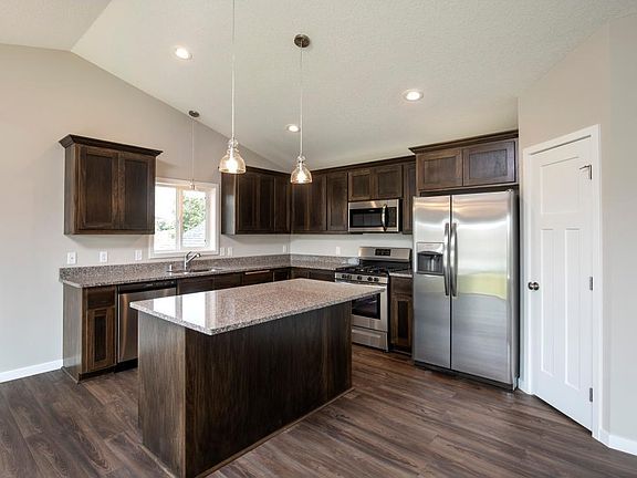 3rd image of 19230 Grenbrook Dr NE