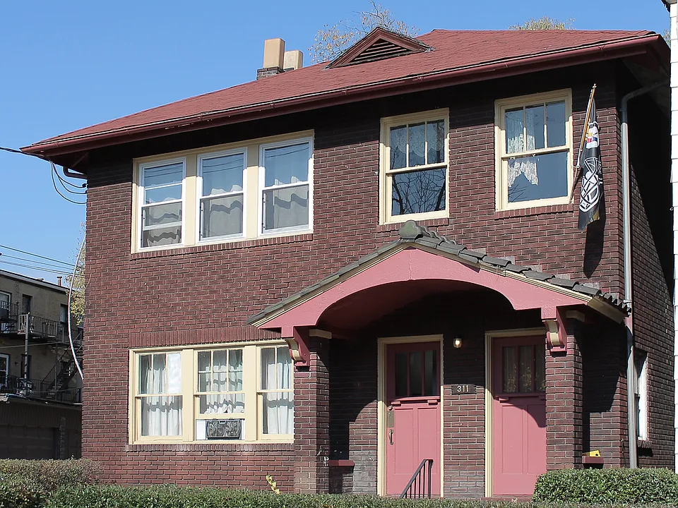 311 Franklin Ave #3